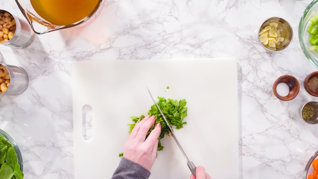 Zbliżenie na przygotowywanie posiłku